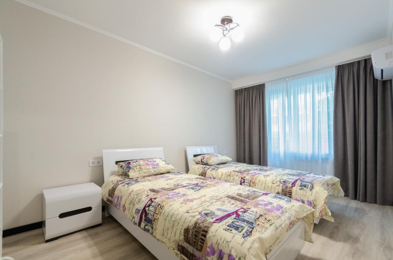 Artal Apartment On Obolonsky Avenue 16 キエフ エクステリア 写真